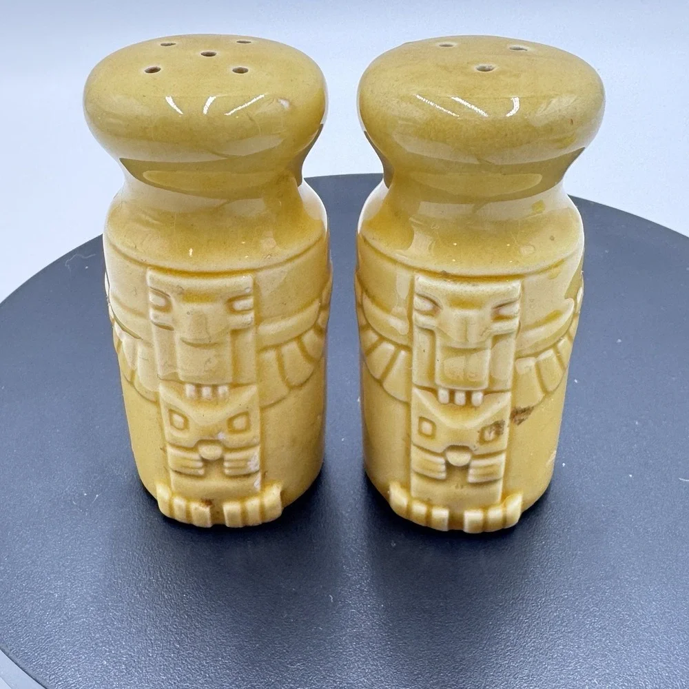 VTG‎ Native American Totem Salt & Pepper Shaker Set Yellow Eagle Glazed Ceramic